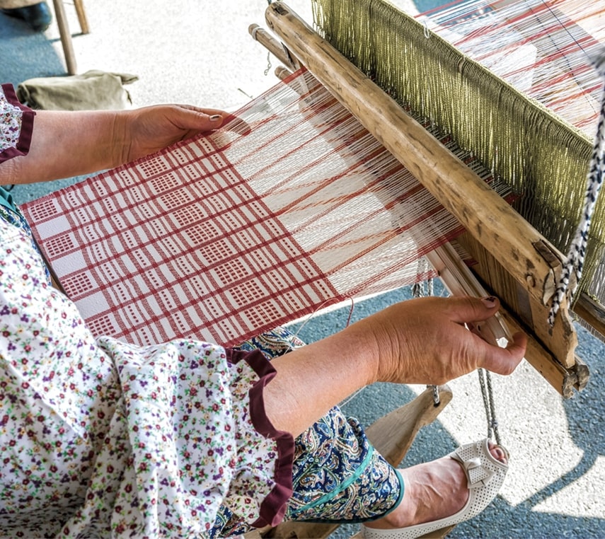 Discover the Art of Handloom Weaving