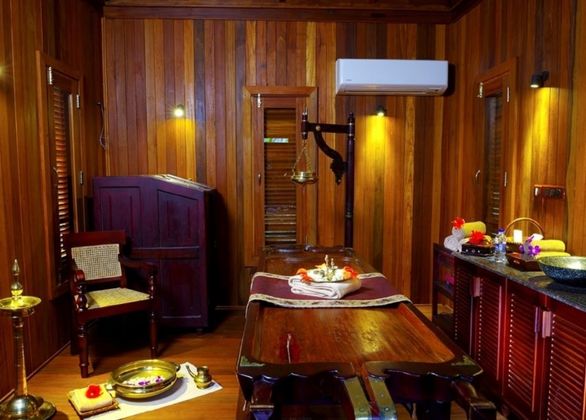 Embrace Earth Kizhi Rituals